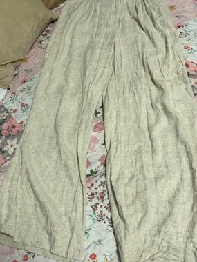 Abercrombie & Fitch Linen Wide-Leg Pants in Natural
